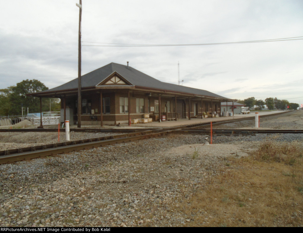 Gilman Station looking North across Diamonds